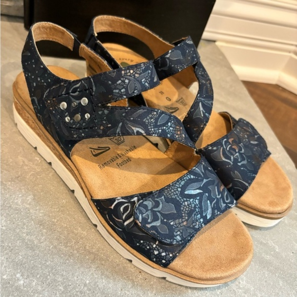 Spring Step Women Haydennie Slingback Navy Blue Floral Strappy Sandal‎ Sz 39/8.5